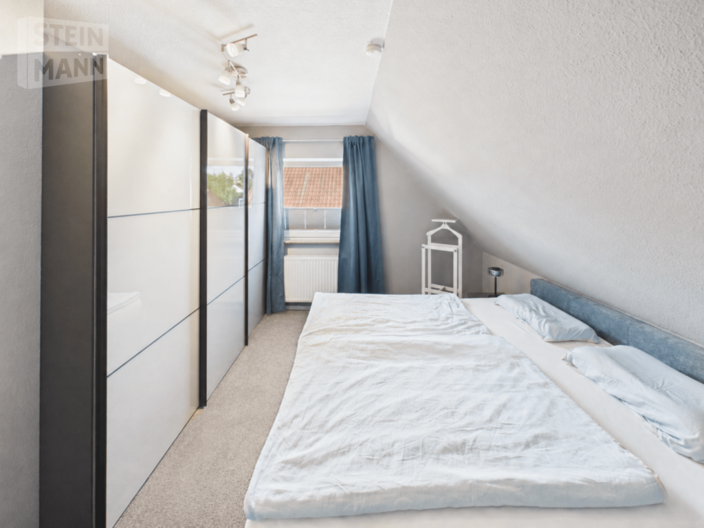 Schlafzimmer 1
